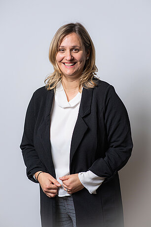Dr. Michaela Frank Dr. Michaela Frank
